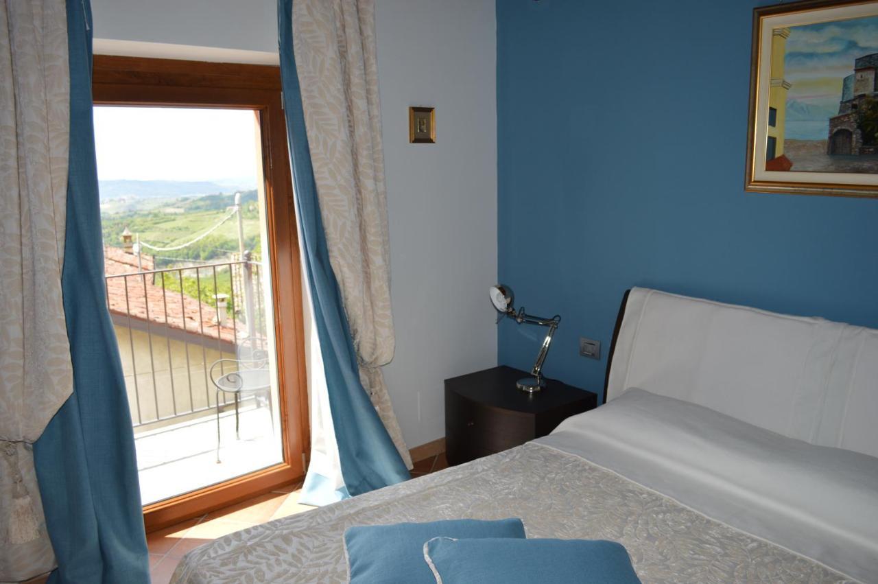 Gasthaus La Corte Di Langa Albaretto della Torre Zimmer foto