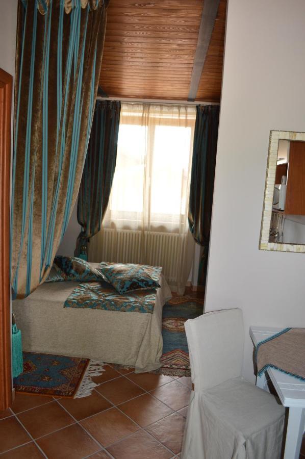 Gasthaus La Corte Di Langa Albaretto della Torre Zimmer foto