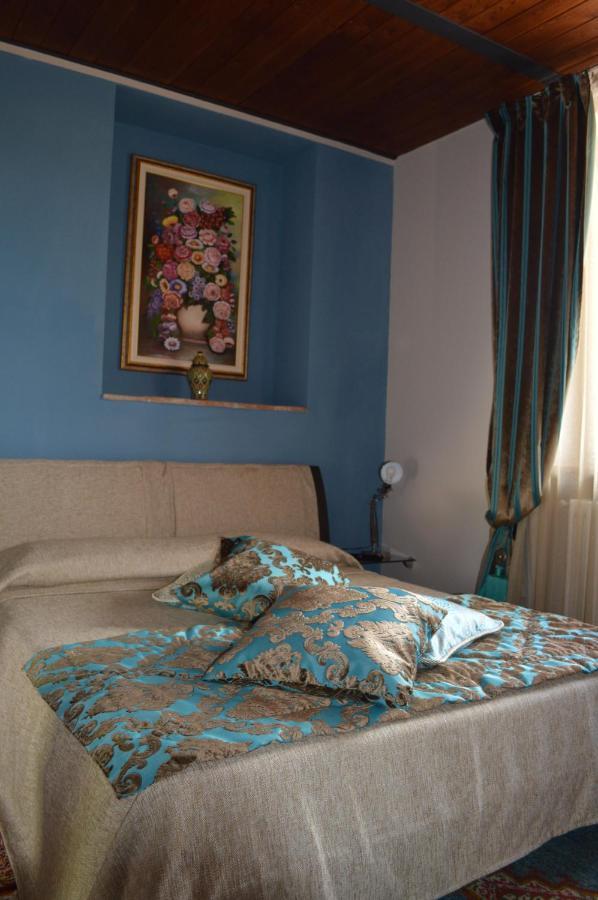 Gasthaus La Corte Di Langa Albaretto della Torre Zimmer foto